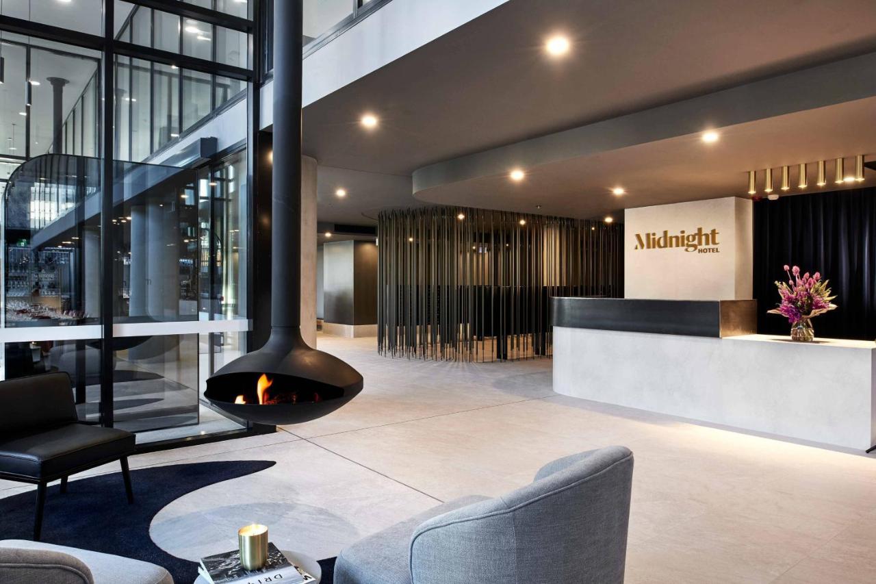 傲途格精选午夜酒店 堪培拉 外观 照片 Lobby of the hotel