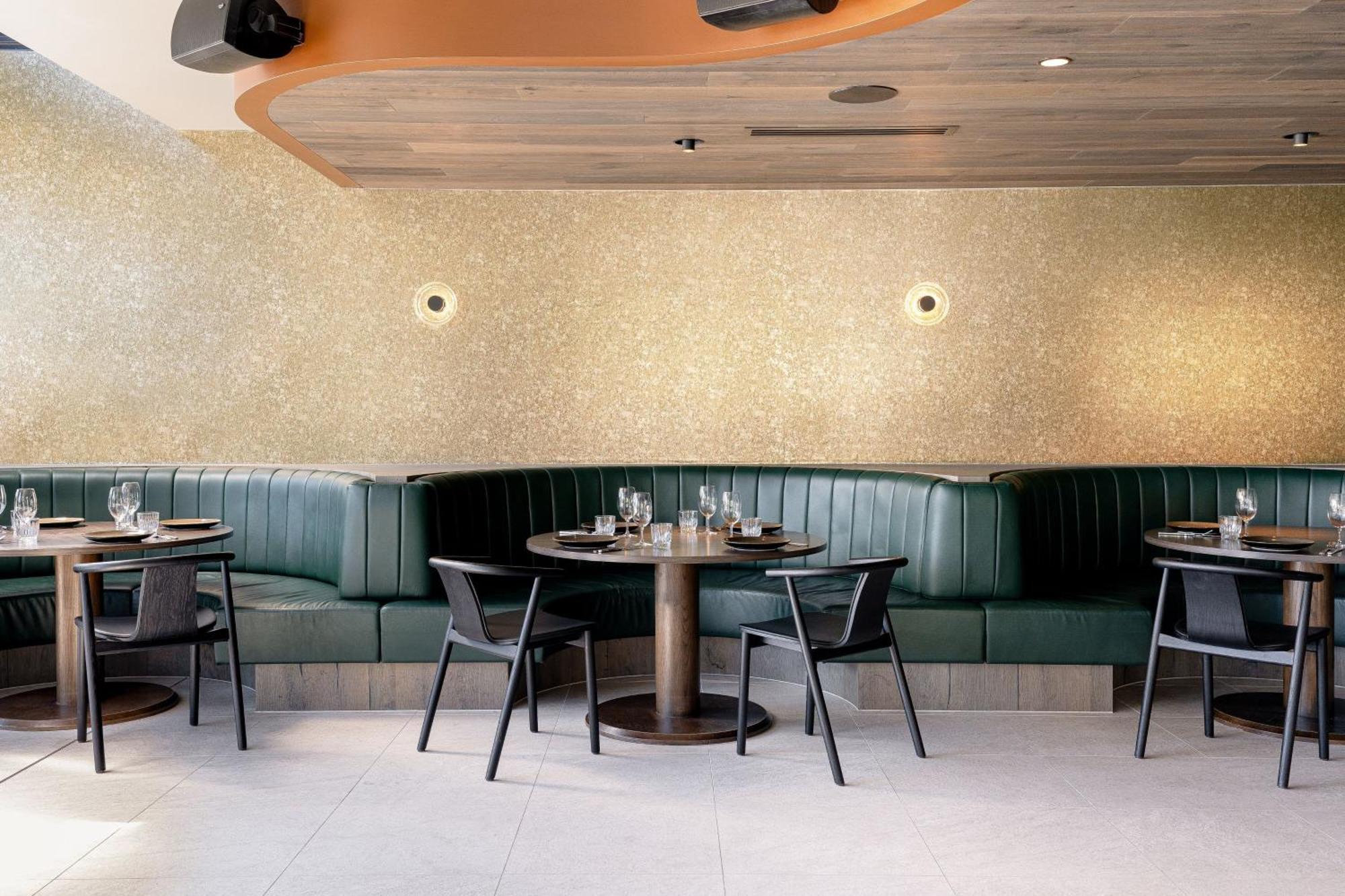 傲途格精选午夜酒店 堪培拉 外观 照片 Interior of the restaurant