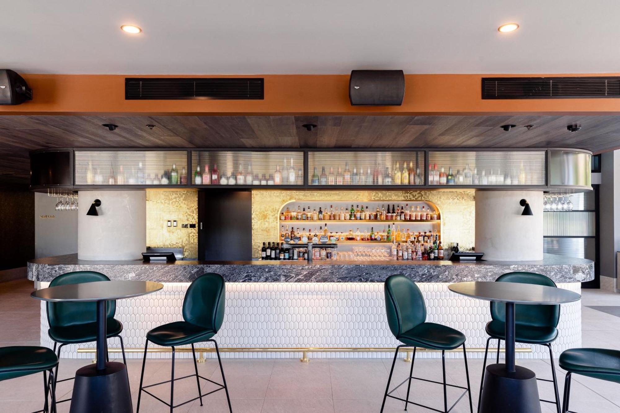 傲途格精选午夜酒店 堪培拉 外观 照片 The bar at the 1909