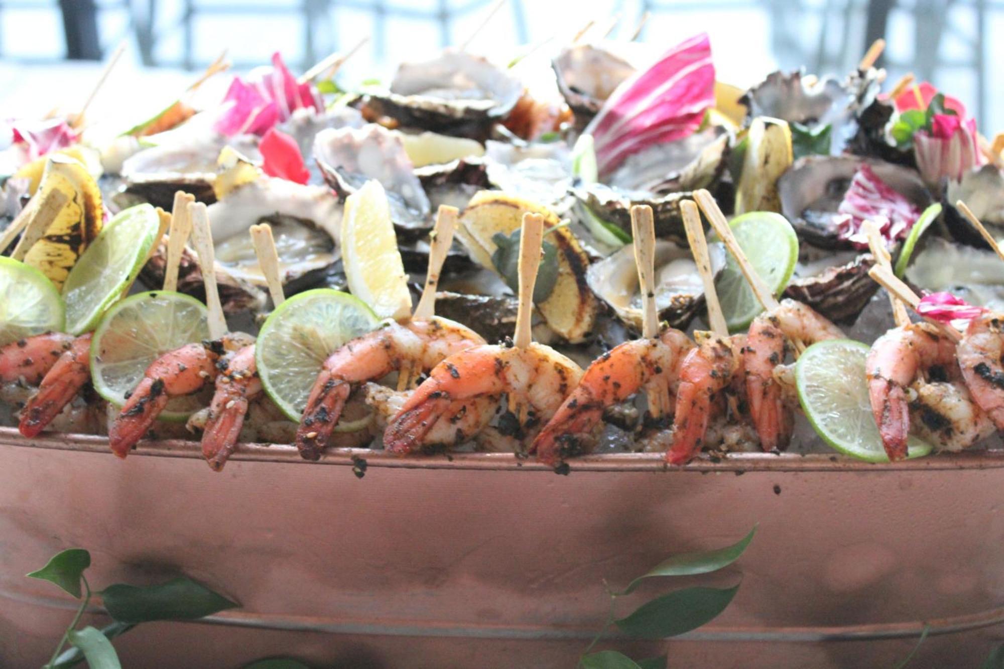 傲途格精选午夜酒店 堪培拉 外观 照片 Seafood cocktail
