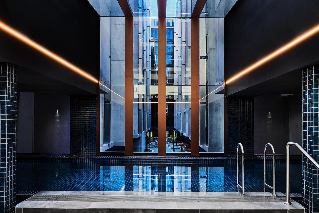 傲途格精选午夜酒店 堪培拉 外观 照片 The pool at The Standard East Village